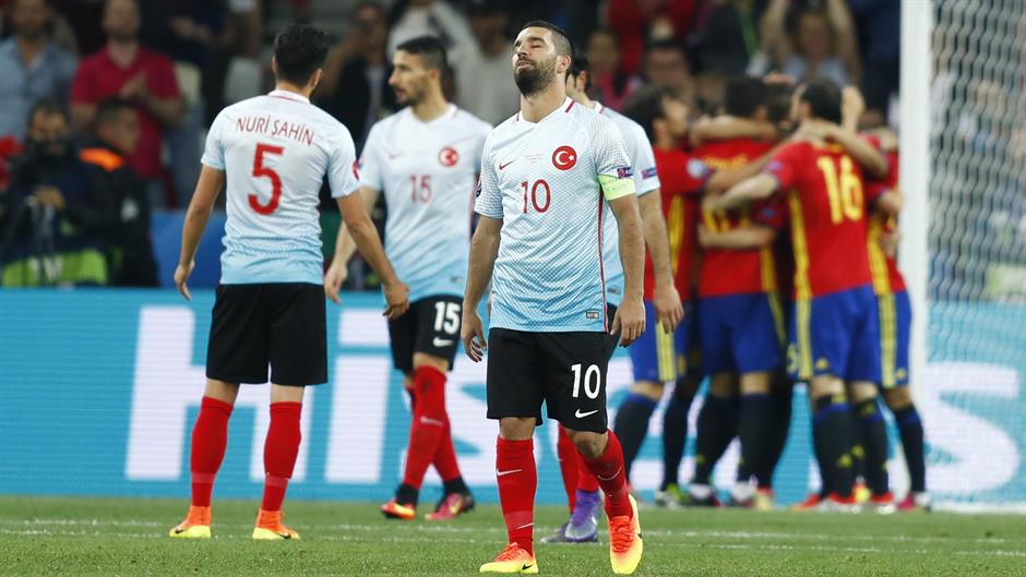 2016-06-17T200947Z_109195787_MT1ACI14443165_RTRMADP_3_SOCCER-EURO-ESP-TUR