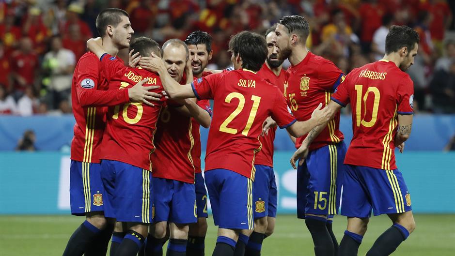 2016-06-17T201221Z_109195941_MT1ACI14443174_RTRMADP_3_SOCCER-EURO-ESP-TUR