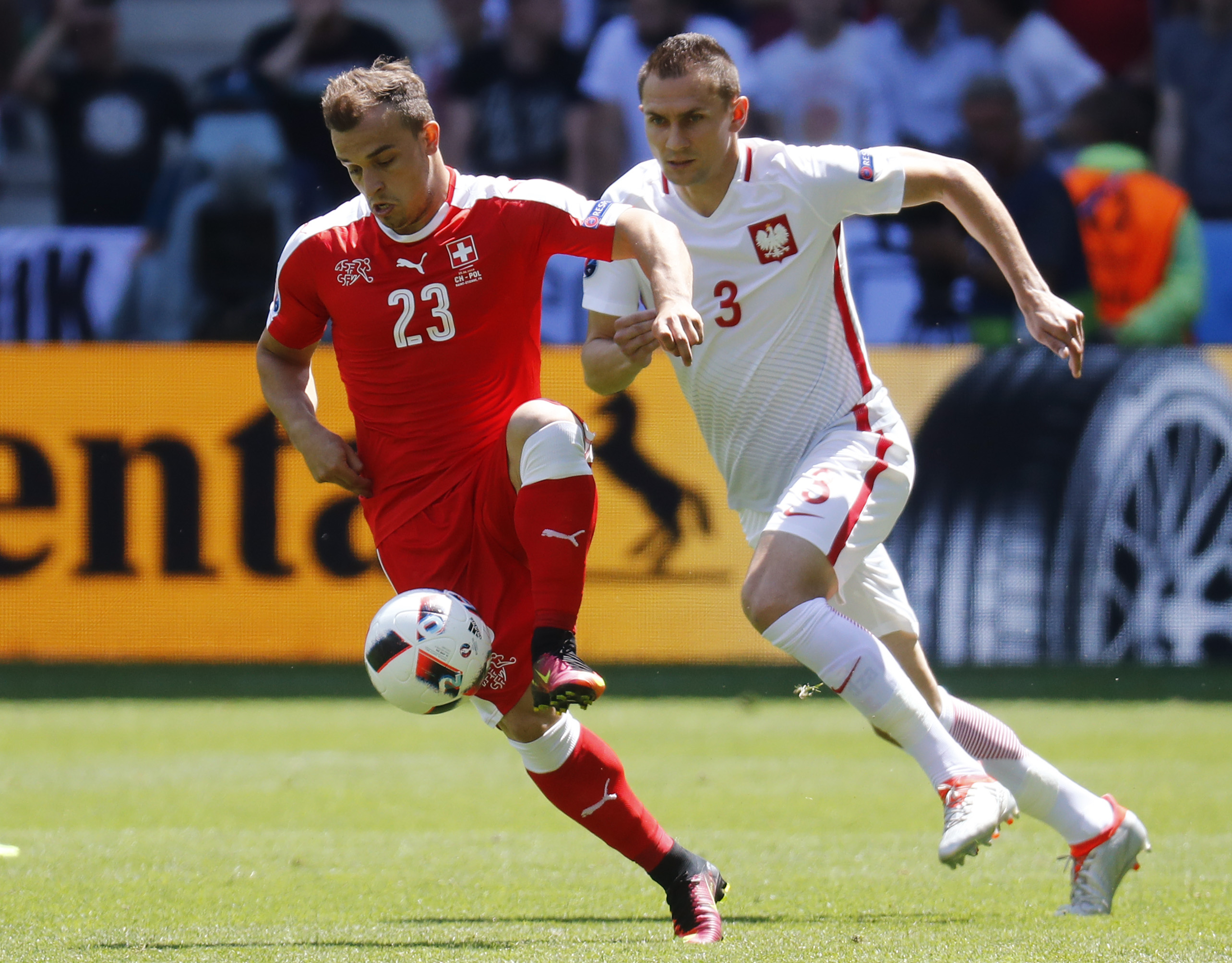 2016-06-25T130505Z_109861505_MT1ACI14454072_RTRMADP_3_SOCCER-EURO-SWI-POL