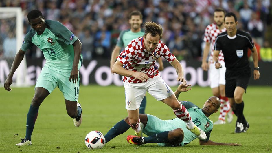 2016-06-25T194557Z_109885557_MT1ACI14455505_RTRMADP_3_SOCCER-EURO-CRO-POR