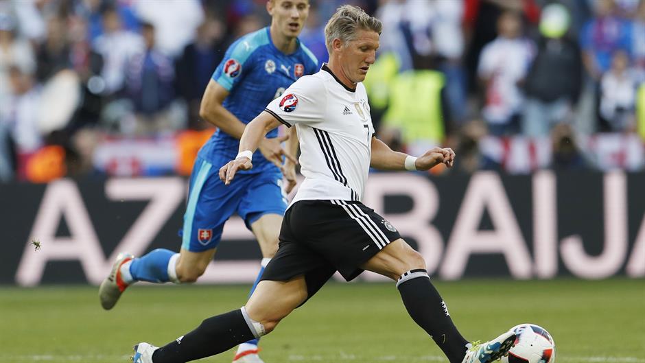 2016-06-26T174921Z_109964961_MT1ACI14458287_RTRMADP_3_SOCCER-EURO-GER-SVK