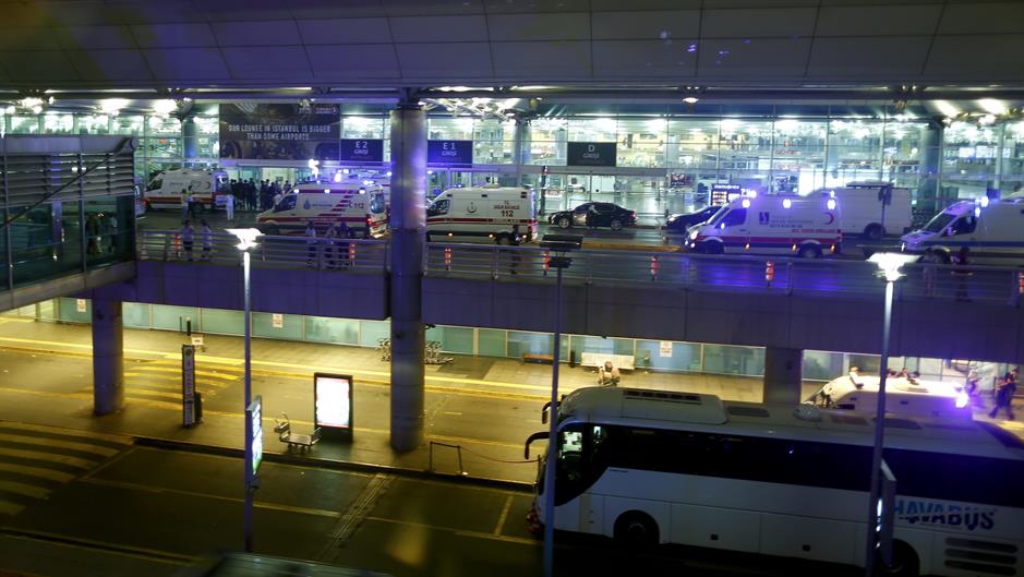 2016-06-28T201227Z_569625708_LR1EC6S1K4GL4_RTRMADP_3_TURKEY-BLAST