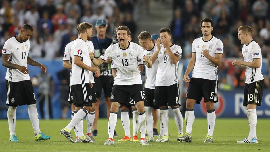 2016-07-02T215103Z_110497863_MT1ACI14467614_RTRMADP_3_SOCCER-EURO-GER-ITA