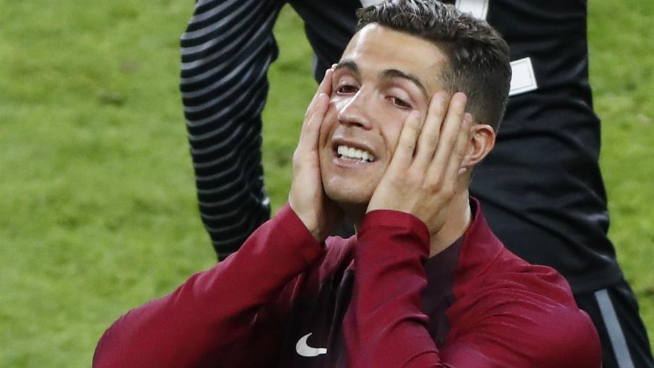 2016-07-10T213926Z_1191361374_LR1EC7A1O5FB2_RTRMADP_3_SOCCER-EURO-POR-FRA