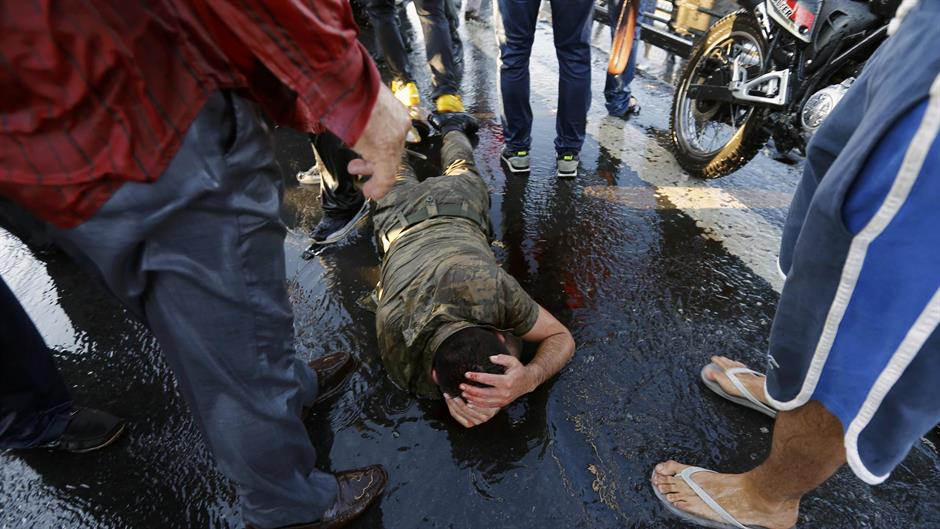 2016-07-16T061932Z_13791504_LR1EC7G0HKAJ9_RTRMADP_3_TURKEY-SECURITY