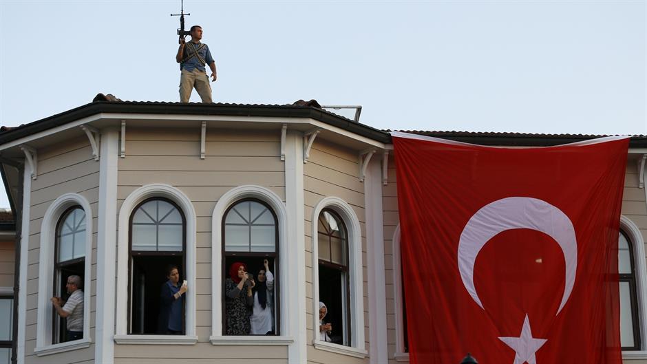 2016-07-16T174324Z_749956785_LR1EC7G1D8252_RTRMADP_3_TURKEY-SECURITY