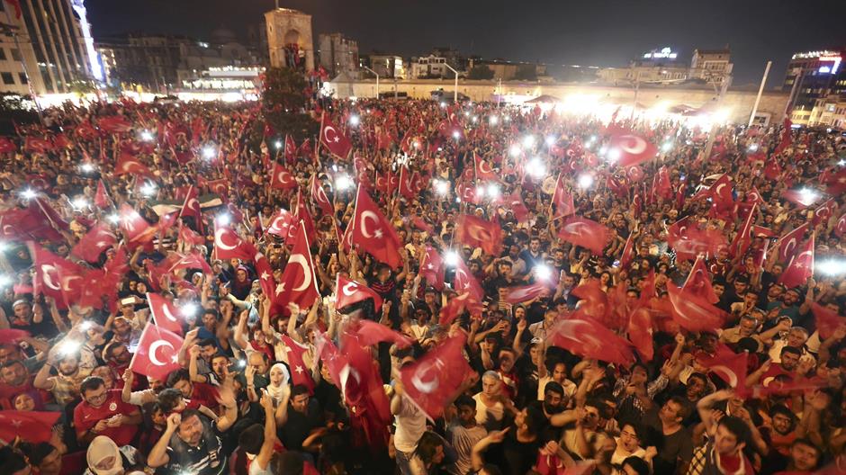 2016-07-16T193923Z_151243857_LR1EC7G1ILD7C_RTRMADP_3_TURKEY-SECURITY