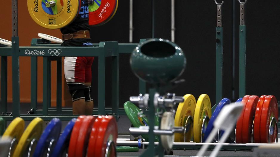 2016-07-27T161106Z_1292632853_RIOEC7R18XY4V_RTRMADP_3_OLYMPICS-RIO-WEIGHTLIFTING-TRAINING