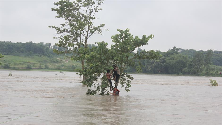 2016-07-28T063108Z_460607715_D1BETSCZXCAB_RTRMADP_3_NEPAL-FLOODS