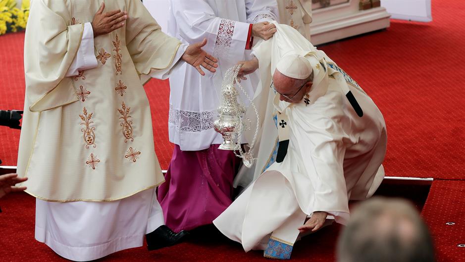 2016-07-28T085900Z_98572735_S1BETSDNAIAB_RTRMADP_3_POPE-POLAND