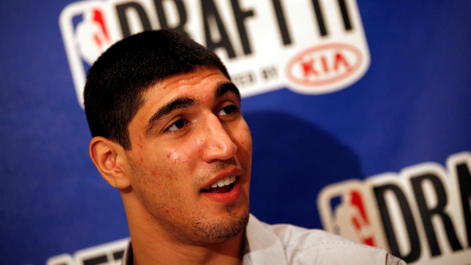 2016-08-09T111214Z_375576018_S1BETUKYOSAA_RTRMADP_3_TURKEY-SECURITY-BASKETBALL