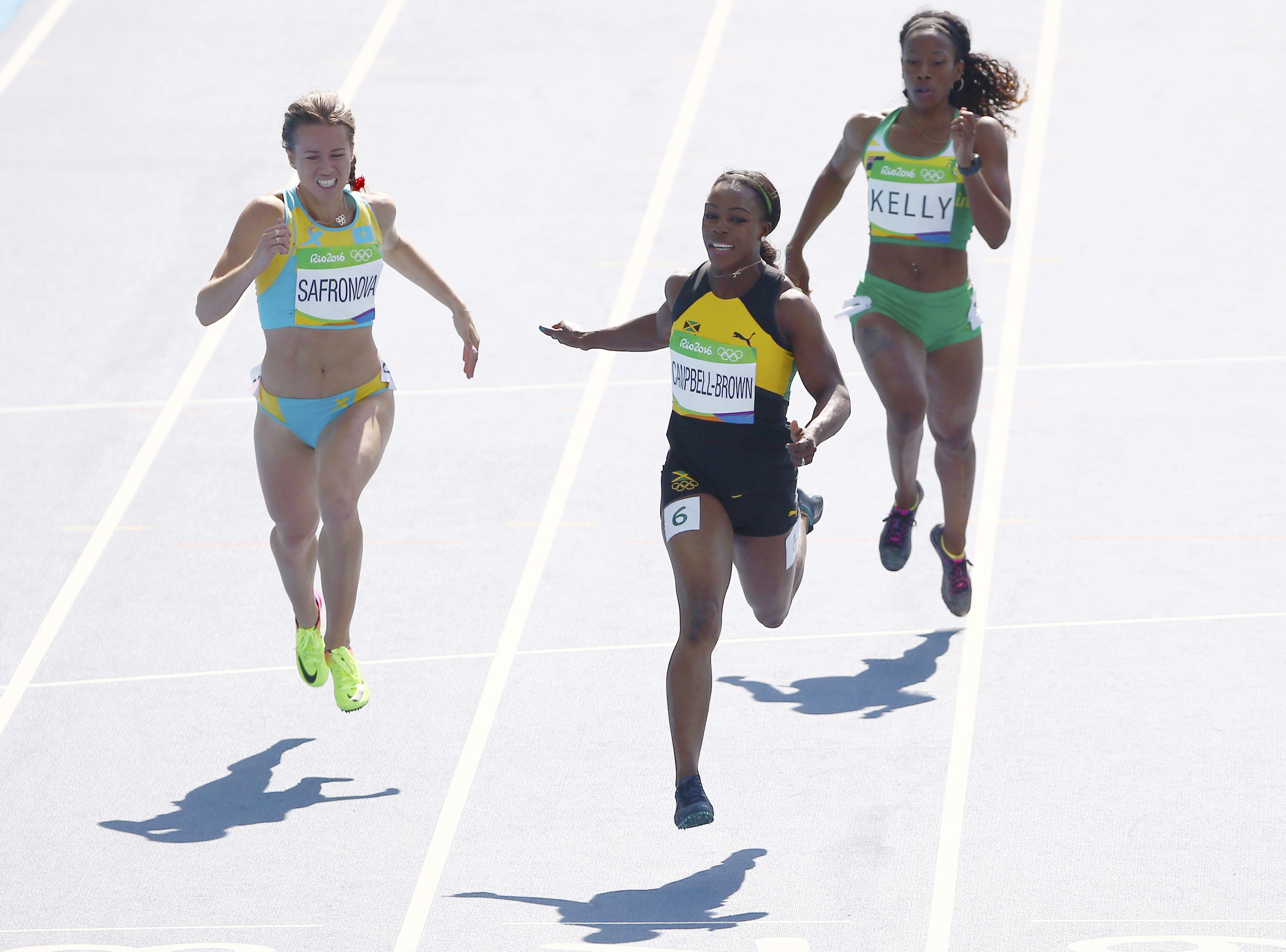 2016-08-15T175224Z_28666195_RIOEC8F1DMOIP_RTRMADP_3_OLYMPICS-RIO-ATHLETICS-W-200M