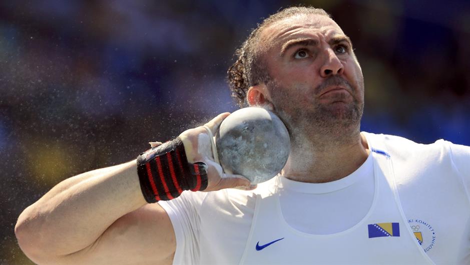 2016-08-18T133950Z_435476745_RIOEC8I11YBCT_RTRMADP_3_OLYMPICS-RIO-ATHLETICS-M-SHOTPUT