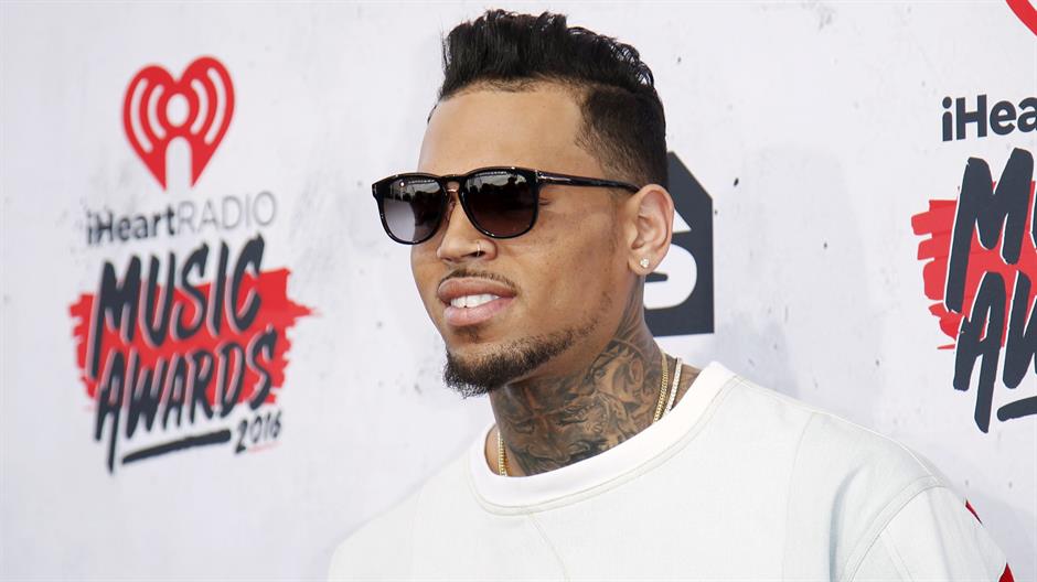 2016-08-30T180448Z_579946465_TM3EC8U132N01_RTRMADP_3_PEOPLE-CHRISBROWN