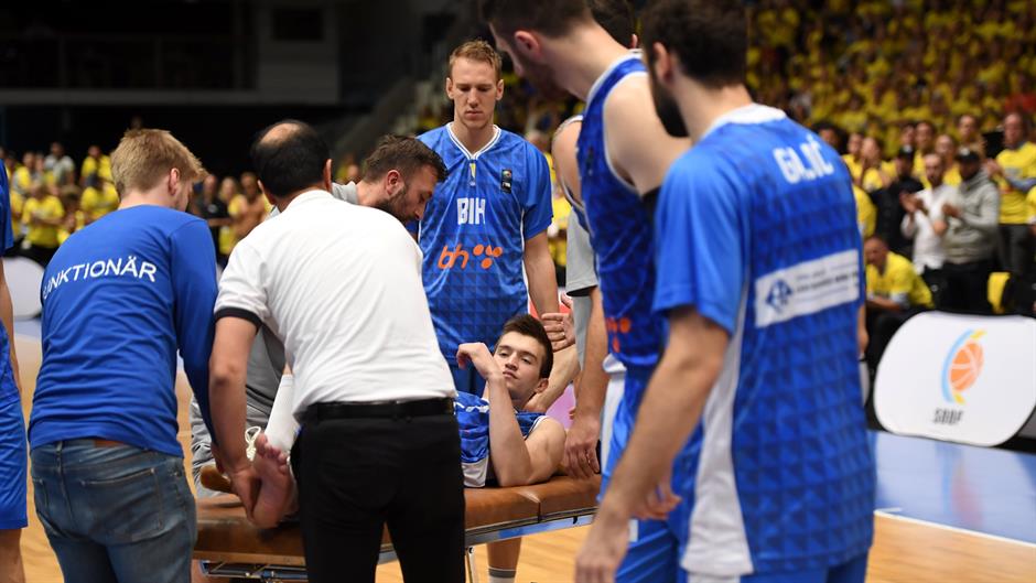 2016-09-14T193312Z_1540861754_D1BEUBHQFOAA_RTRMADP_3_SWEDEN-BASKETBALL