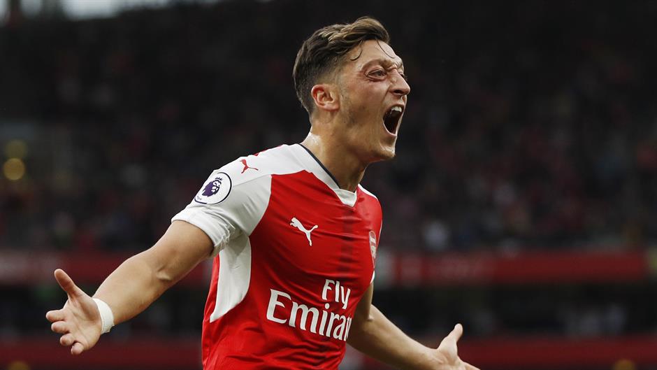 2016-09-24T171318Z_117738798_MT1ACI14621330_RTRMADP_3_SOCCER-ENGLAND-ARS-CHE