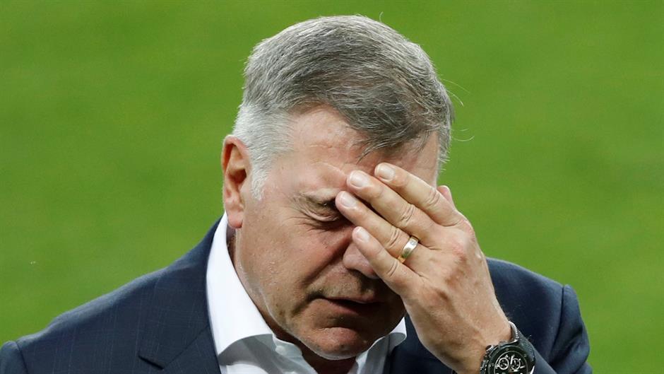2016-09-27T190355Z_1417208357_S1BEUDTLDZAA_RTRMADP_3_SOCCER-ENGLAND-ALLARDYCE