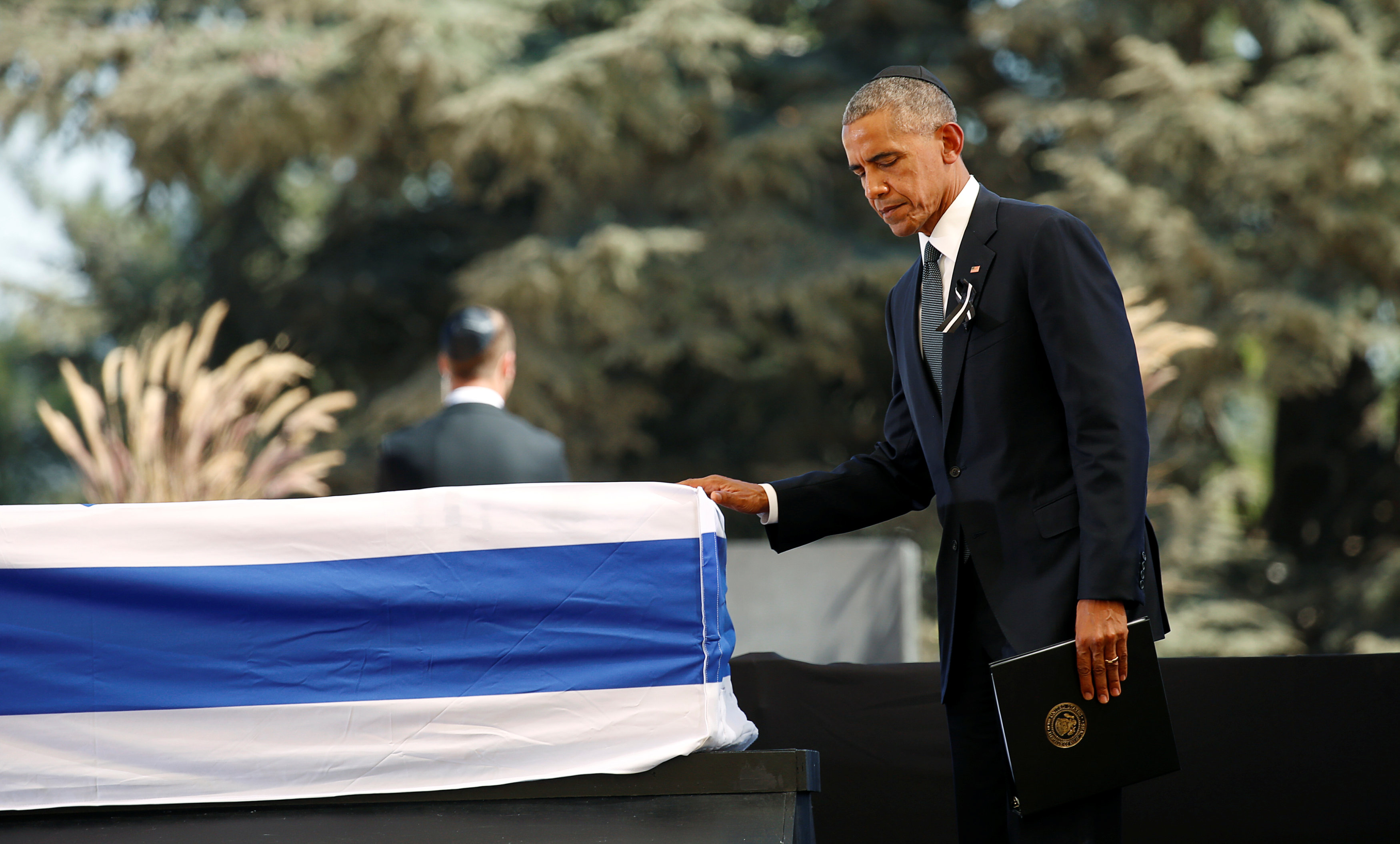 2016-09-30T095000Z_1548310750_S1BEUEGHKYAA_RTRMADP_3_ISRAEL-PERES