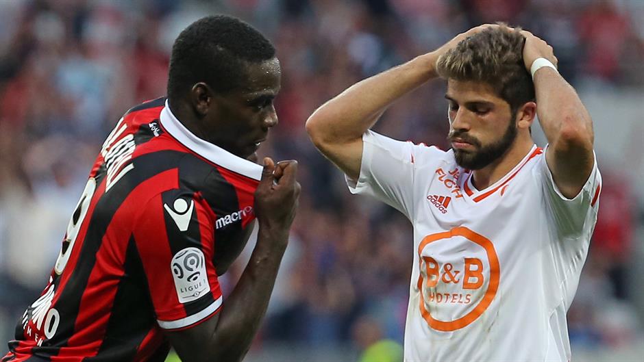 2016-10-02T171612Z_1164422863_S1BEUERQQUAA_RTRMADP_3_SOCCER-FRANCE