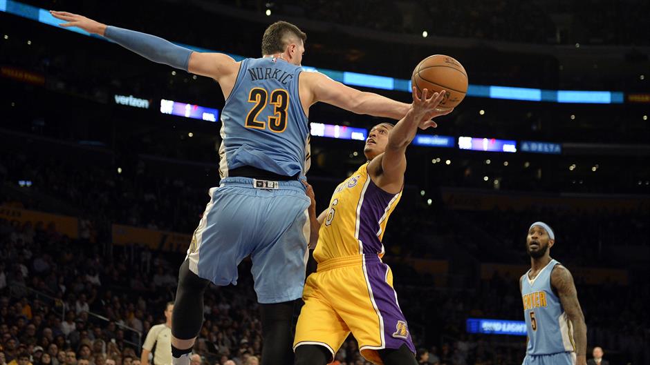 2016-10-08T033339Z_506650822_NOCID_RTRMADP_3_NBA-PRESEASON-DENVER-NUGGETS-AT-LOS-ANGELES-LAKERS