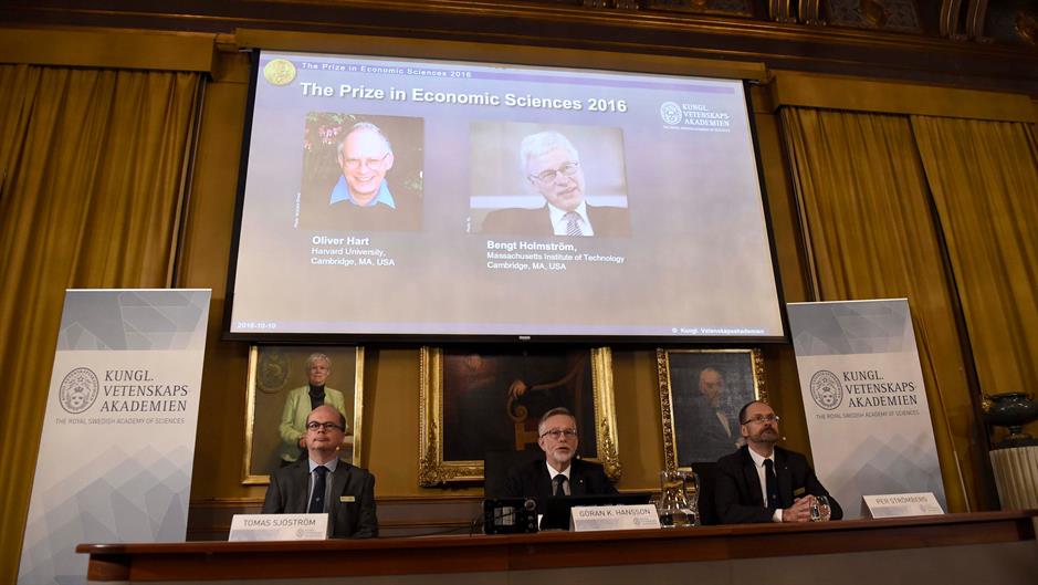 2016-10-10T101124Z_2143075133_D1AEUGDNLCAA_RTRMADP_3_NOBEL-PRIZE-ECONOMICS