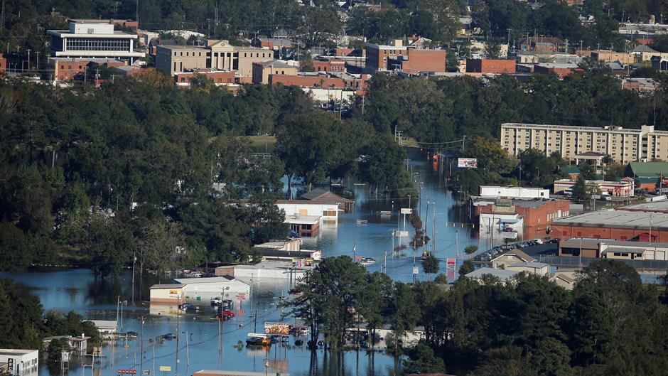 2016-10-11T013652Z_1915293905_S1BEUGGROUAA_RTRMADP_3_STORM-MATTHEW