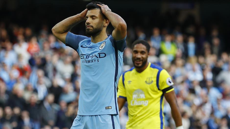 2016-10-15T153529Z_119547329_MT1ACI14641545_RTRMADP_3_SOCCER-ENGLAND-MCI-EVE