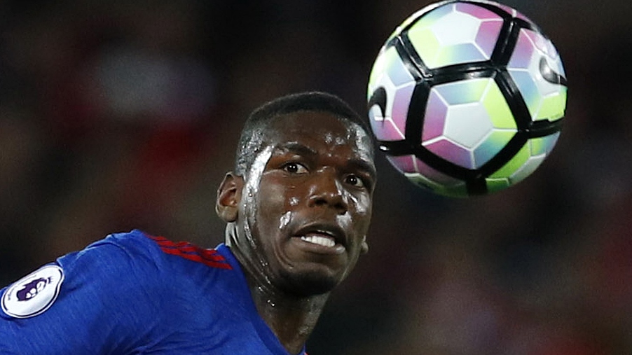 2016-10-17T200325Z_119736205_MT1ACI14643766_RTRMADP_3_SOCCER-ENGLAND-LIV-MUN