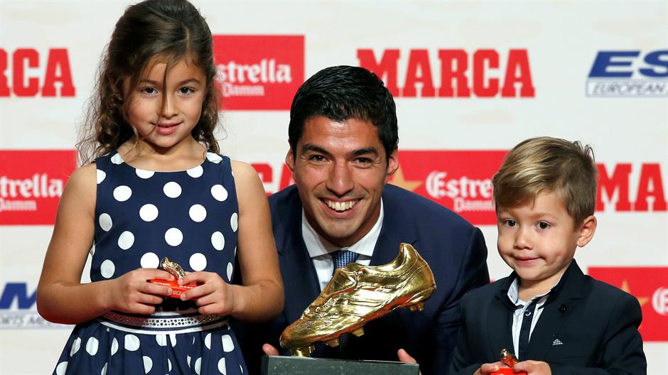 2016-10-20T144703Z_1834589833_D1BEUIBPZZAA_RTRMADP_3_SOCCER-AWARD-SUAREZ