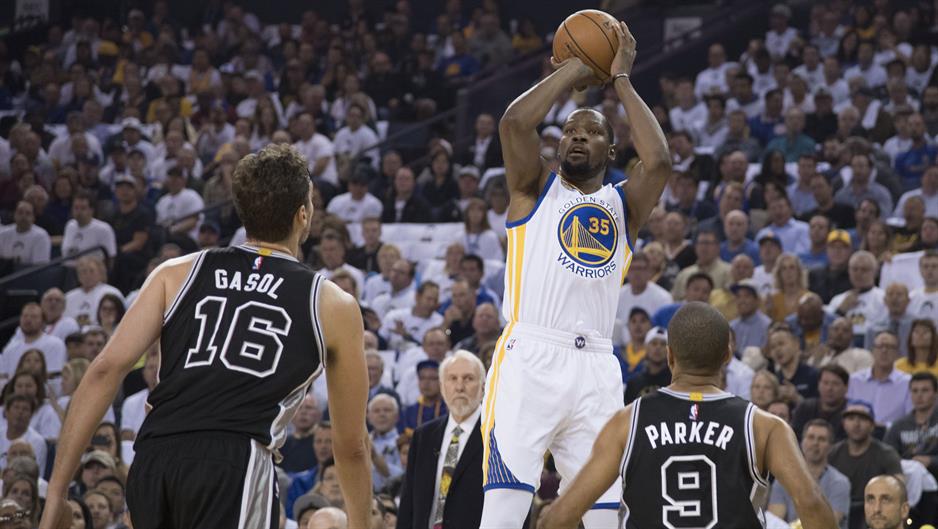 2016-10-26T033928Z_431244082_NOCID_RTRMADP_3_NBA-SAN-ANTONIO-SPURS-AT-GOLDEN-STATE-WARRIORS