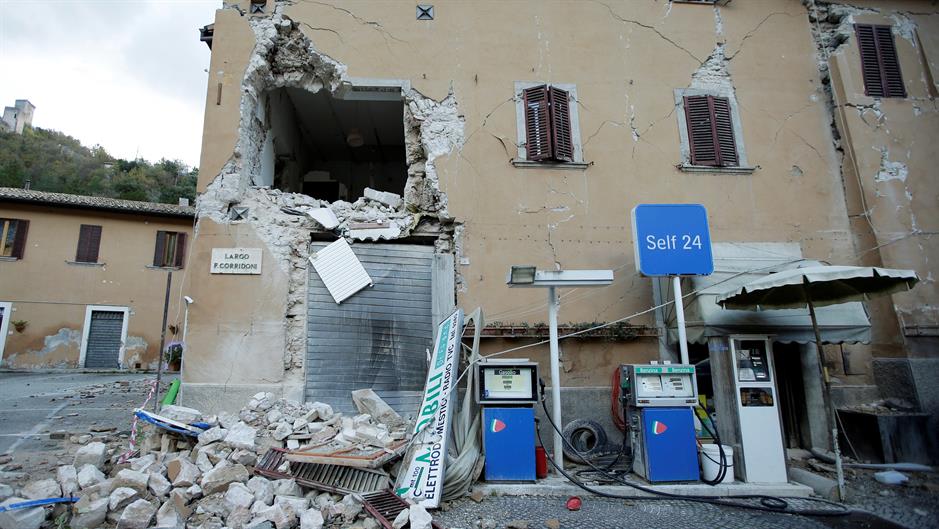 2016-10-27T073237Z_2107077342_D1BEUJIOCZAB_RTRMADP_3_ITALY-QUAKE