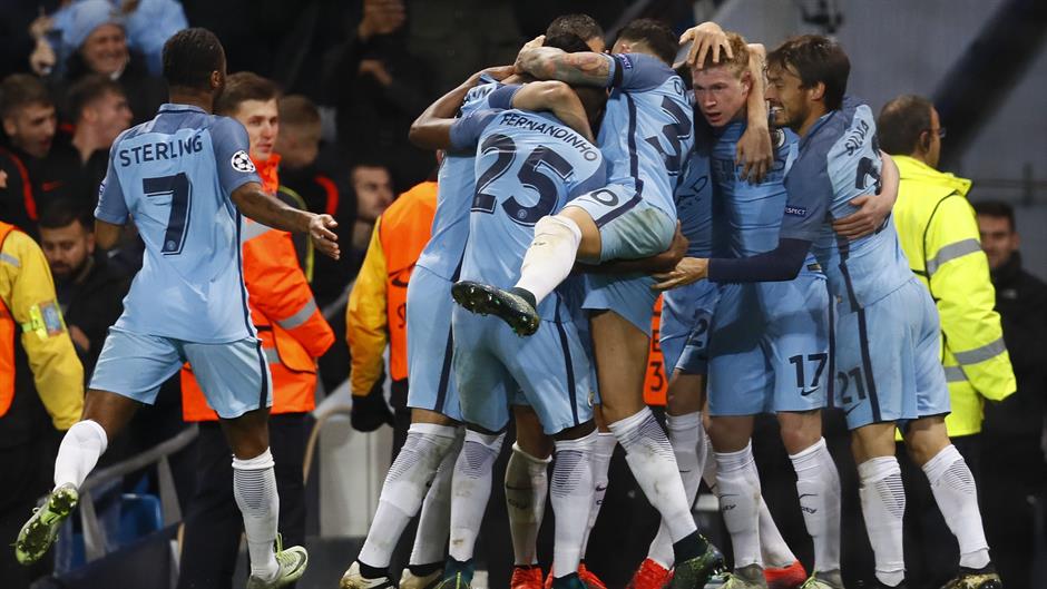 2016-11-01T210151Z_121035711_MT1ACI14658451_RTRMADP_3_SOCCER-CHAMPIONS-MCI-FCB