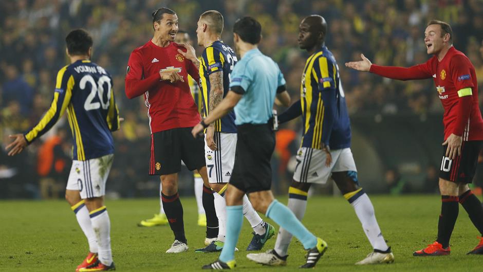 2016-11-03T190932Z_121201772_MT1ACI14660285_RTRMADP_3_SOCCER-EUROPA-FEN-MNU