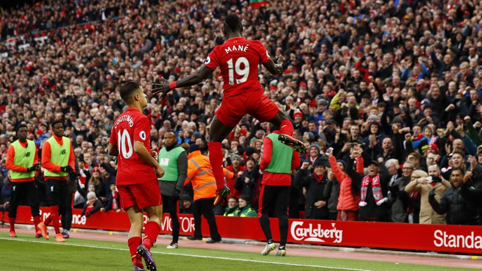 2016-11-06T144552Z_121445152_MT1ACI14664139_RTRMADP_3_SOCCER-ENGLAND-LIV-WAT