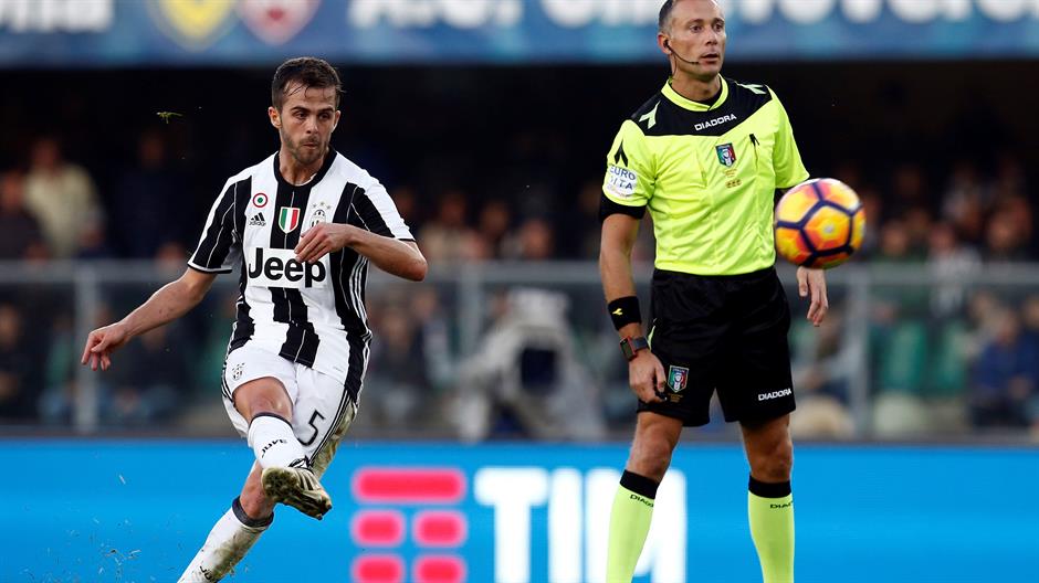 2016-11-06T155426Z_608680655_D1BEULHKTUAA_RTRMADP_3_SOCCER-ITALY