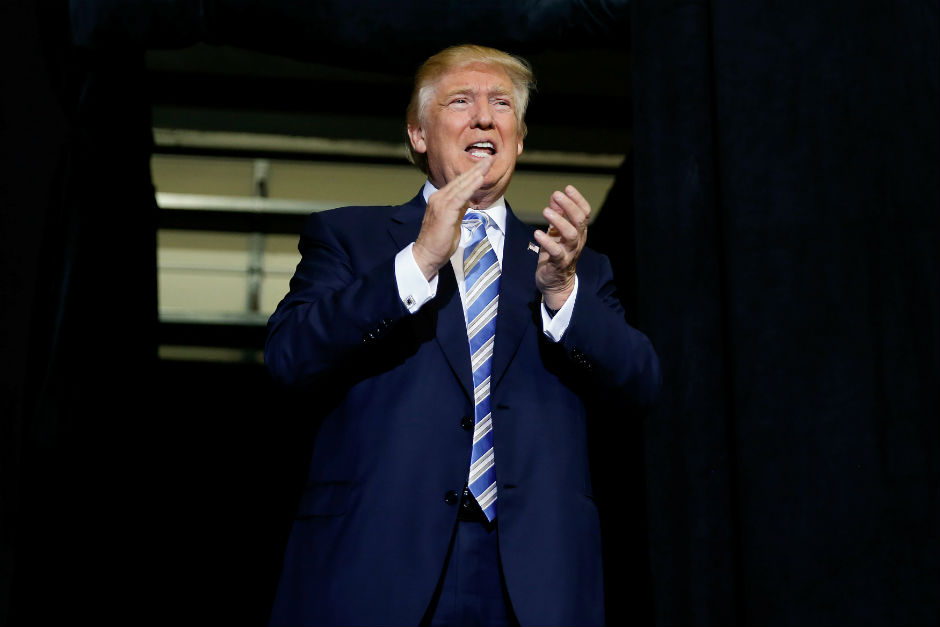 2016-11-07T172625Z_1850279553_D1BEULMQTDAA_RTRMADP_3_USA-ELECTION-TRUMP