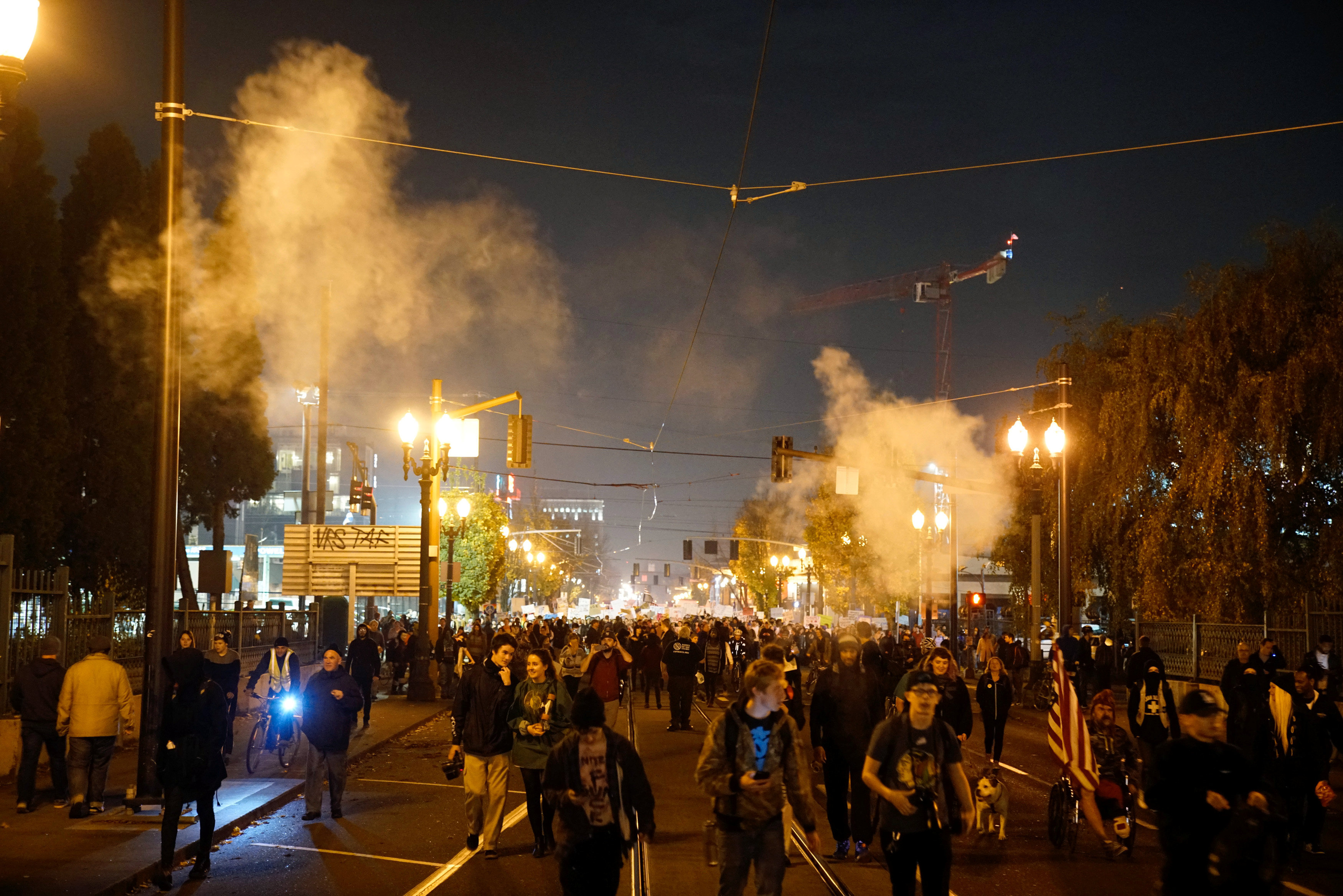 2016-11-11T104348Z_1808265119_S1AEUMEYGIAA_RTRMADP_3_USA-ELECTION-PROTESTS