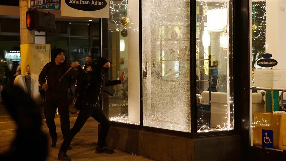 2016-11-11T104400Z_1220358096_S1AEUMEYGUAA_RTRMADP_3_USA-ELECTION-PROTESTS