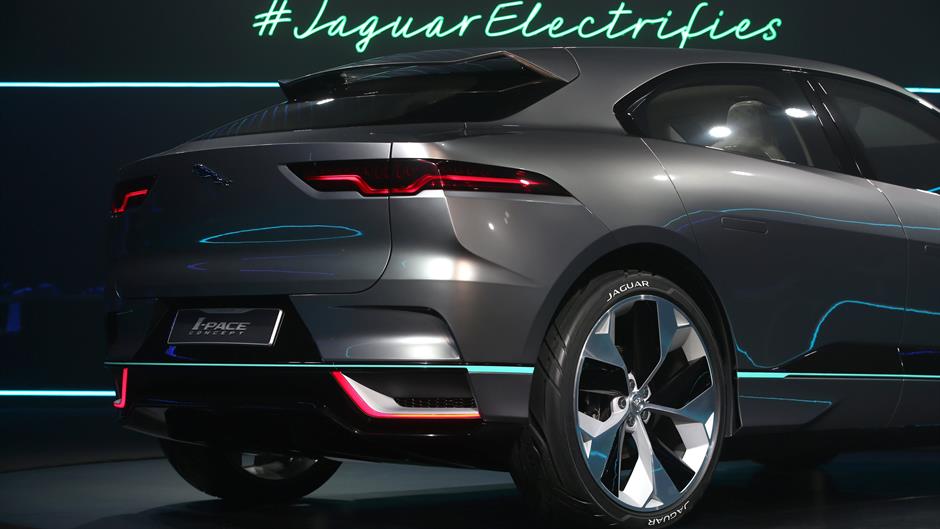 2016-11-15T052415Z_1646359352_S1BEUMXNDFAC_RTRMADP_3_USA-AUTOSHOW-JAGUAR