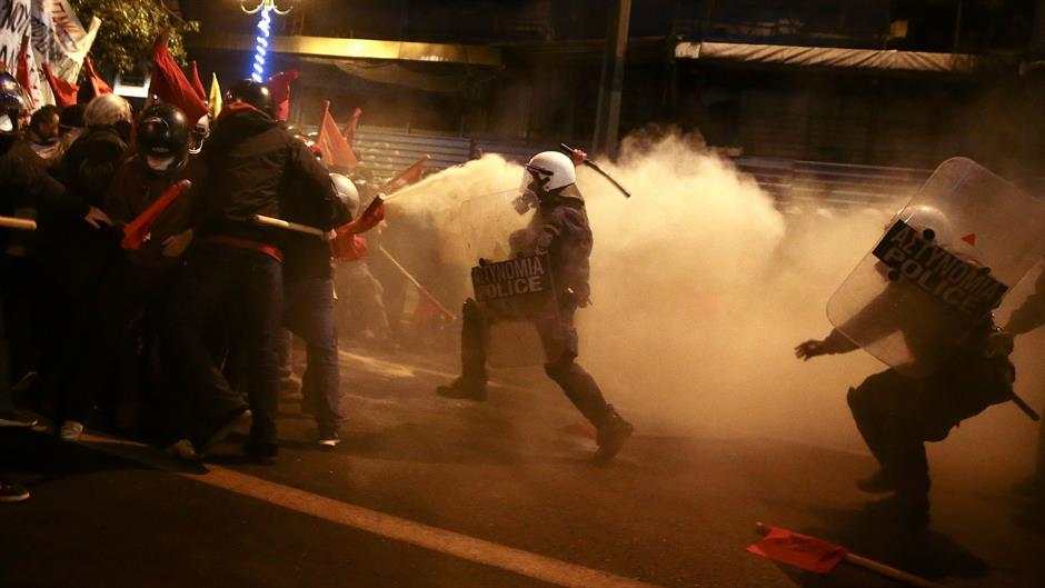 2016-11-15T200819Z_1095360978_S1BEUNANPJAA_RTRMADP_3_OBAMA-GREECE-PROTESTS
