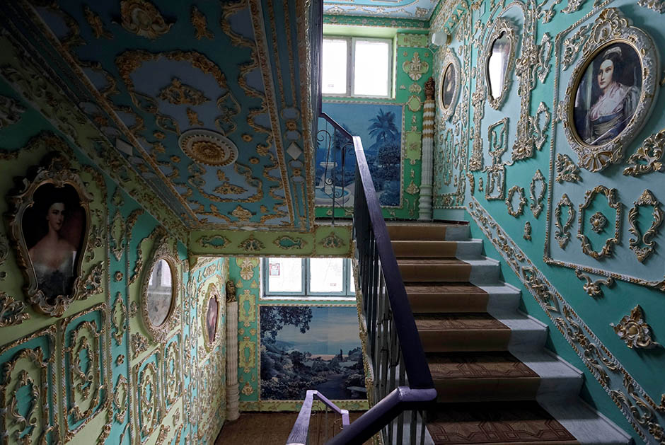 2016-11-18T143656Z_1995933507_D1BEUNODPWAA_RTRMADP_3_UKRAINE-ART