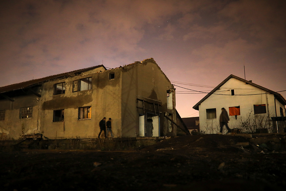 2016-11-21T140648Z_1378660327_D1BEUOCUJOAB_RTRMADP_3_EUROPE-MIGRANTS-SERBIA