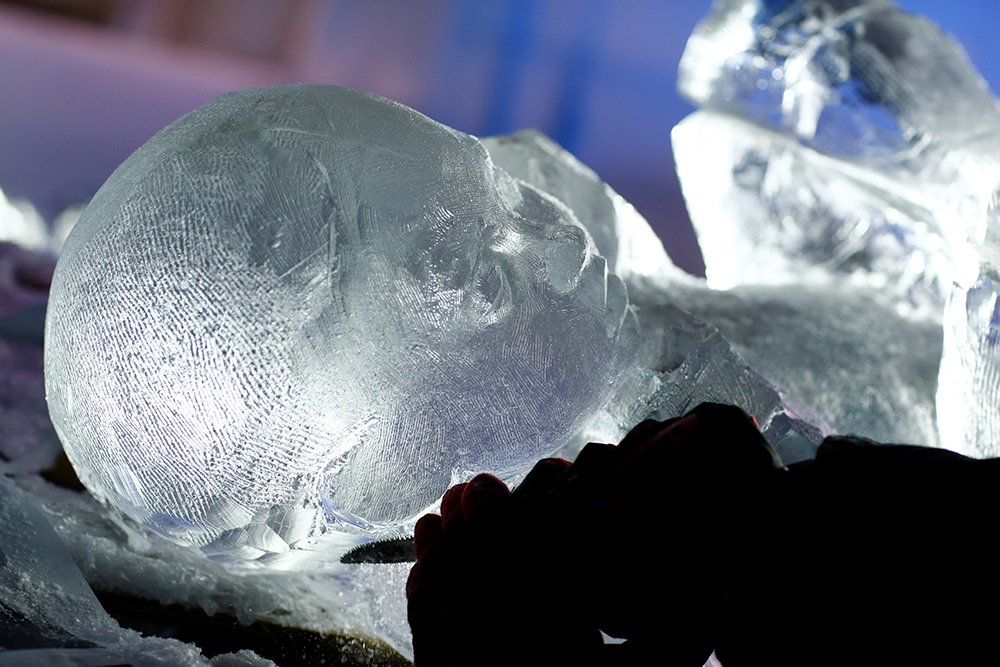 2016-11-22T120029Z_1579335445_RC1F030F19B0_RTRMADP_3_GERMANY-CULTURE