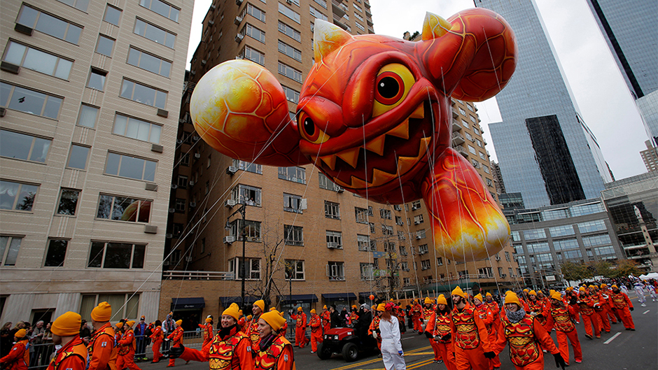 2016-11-24T175950Z_1582012444_S1AEUOSIMOAA_RTRMADP_3_USA-THANKSGIVING-PARADE11