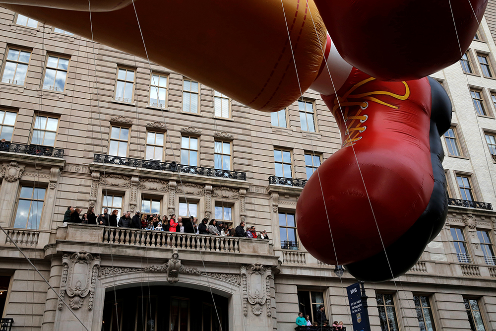 2016-11-24T191152Z_1081745700_S1AEUOSOWUAA_RTRMADP_3_USA-THANKSGIVING-PARADE