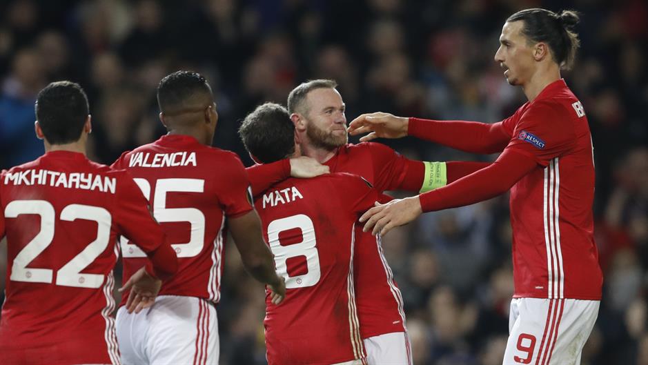 2016-11-24T213355Z_123024835_MT1ACI14682975_RTRMADP_3_SOCCER-EUROPA-MNU-FND