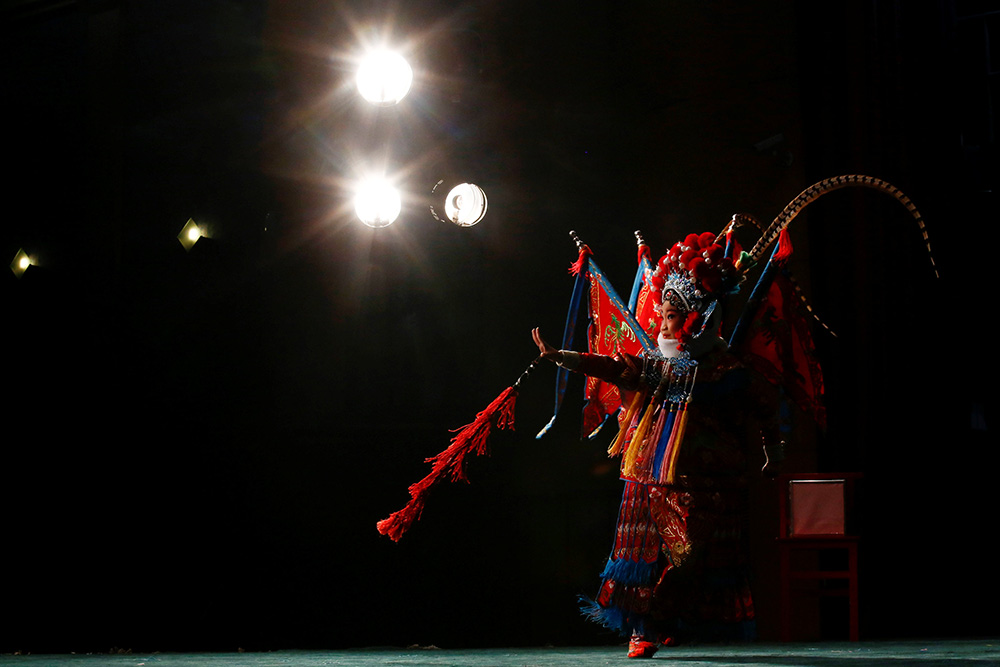 2016-11-26T114054Z_1890675381_RC12EA0AE170_RTRMADP_3_CHINA-OPERA