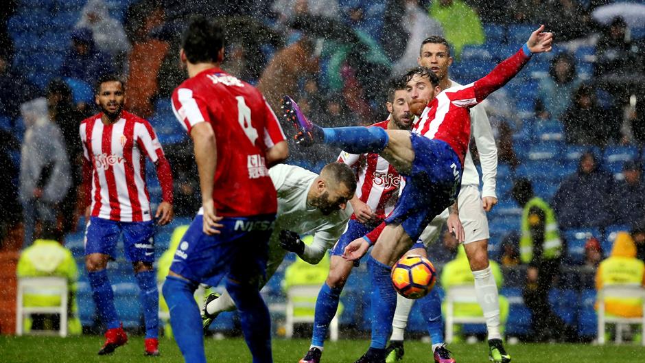 2016-11-26T173134Z_1309748853_RC1468AD3D30_RTRMADP_3_SOCCER-SPAIN