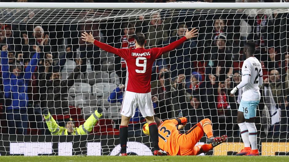 2016-11-30T215614Z_123544574_MT1ACI14690281_RTRMADP_3_SOCCER-ENGLAND-MUN-WHU