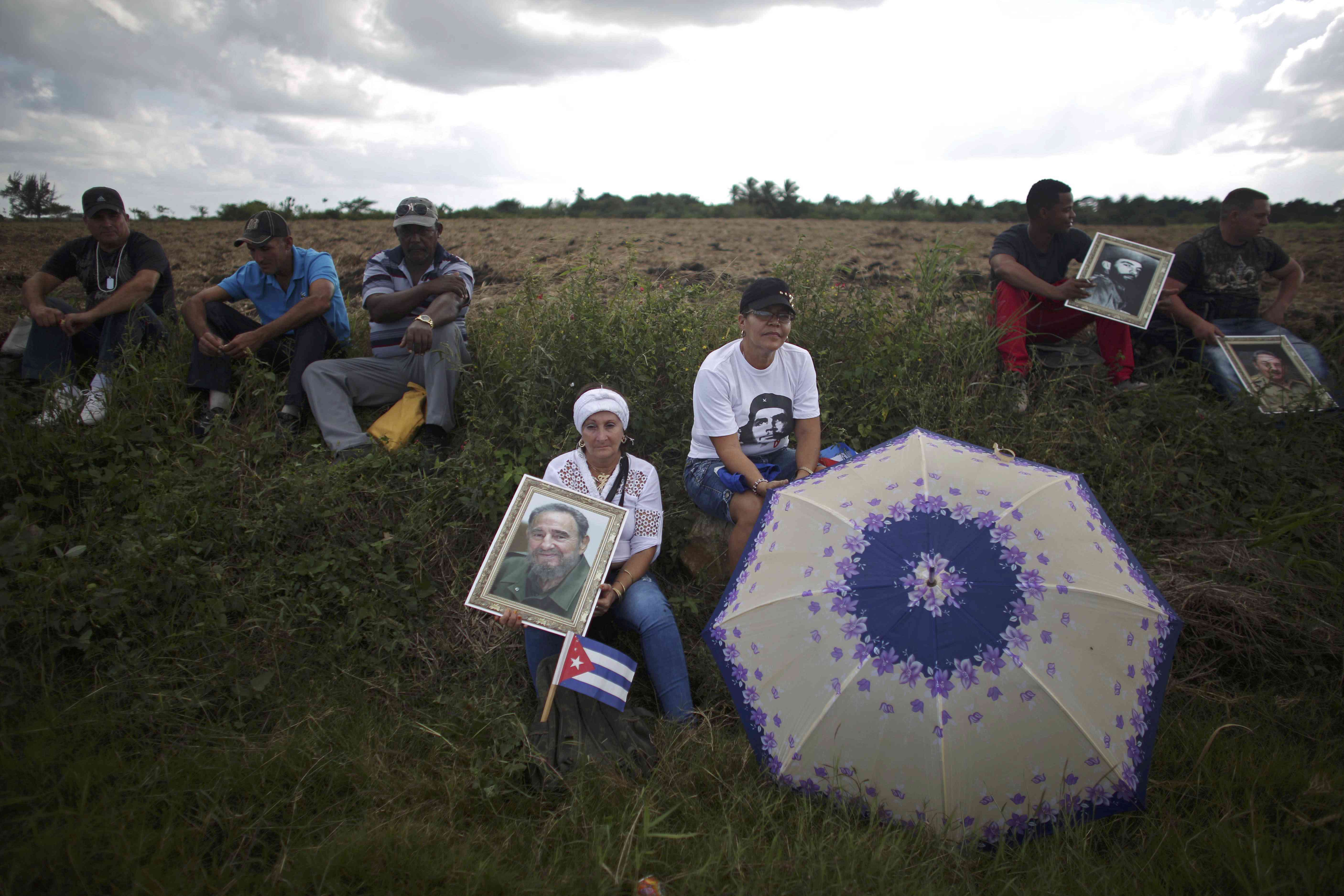 2016-11-30T225532Z_468521628_HT1ECBU1RO8OF_RTRMADP_3_CUBA-CASTRO